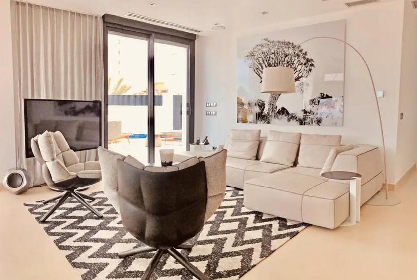 Luxurioeses Apartment In Benidorm Mit Pool المظهر الخارجي الصورة