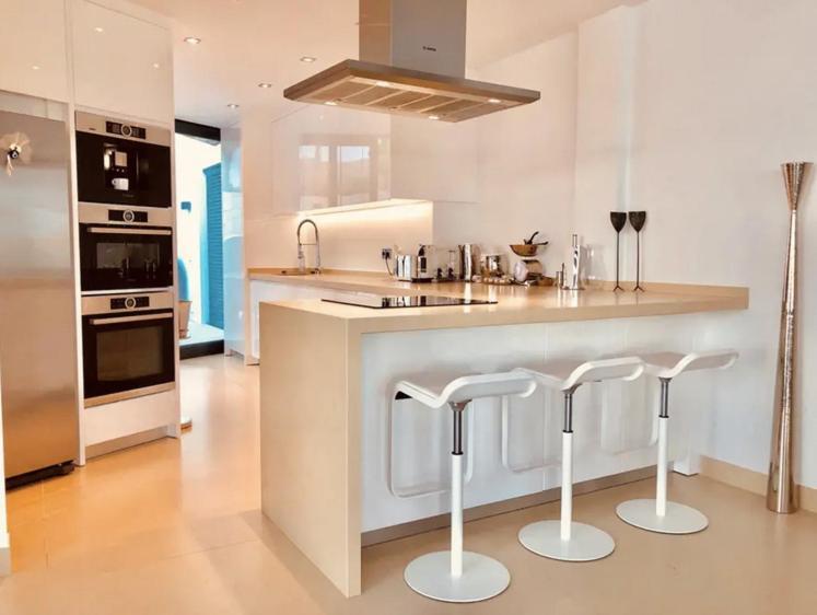Luxurioeses Apartment In Benidorm Mit Pool المظهر الخارجي الصورة