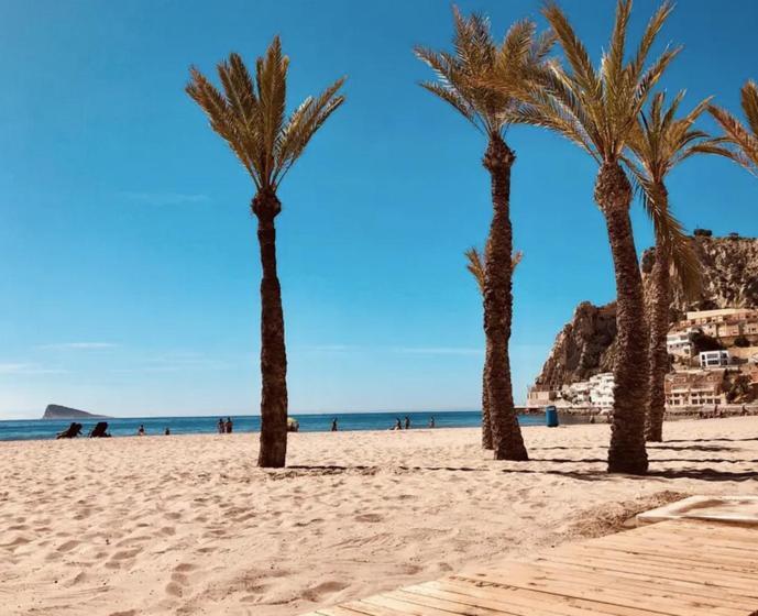 Luxurioeses Apartment In Benidorm Mit Pool المظهر الخارجي الصورة